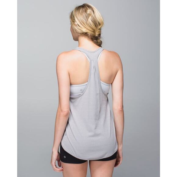 Lululemon 105 F Singlet Tank Top Gray Scalloped Edge Racerback Size 6/8 724G - Picture 2 of 11